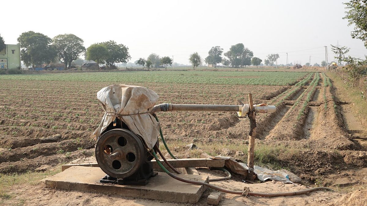 Agricultural irrigation pump set with borewell, Vrindavan, Uttar Pradesh, India 02