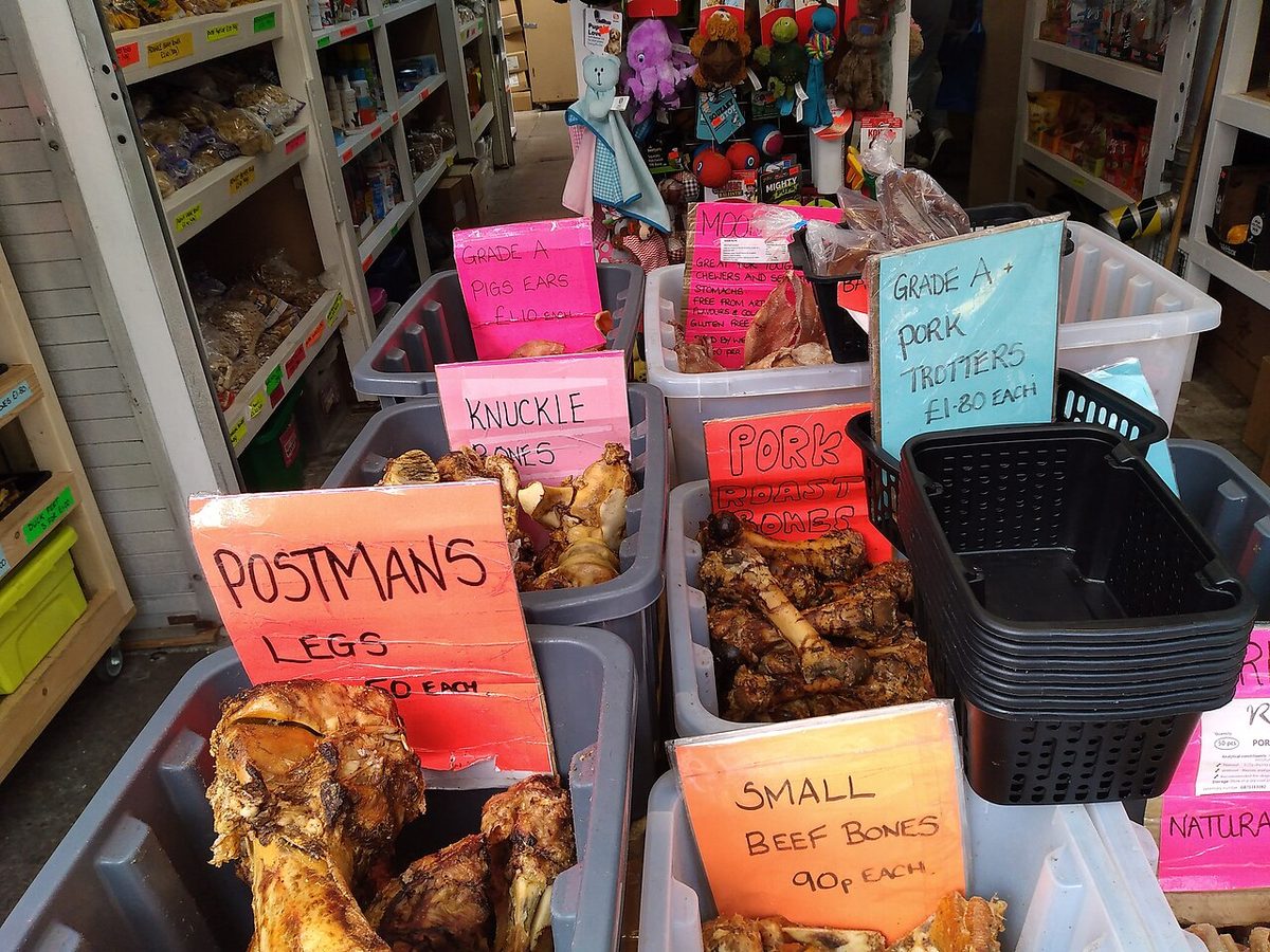 Dog food stall