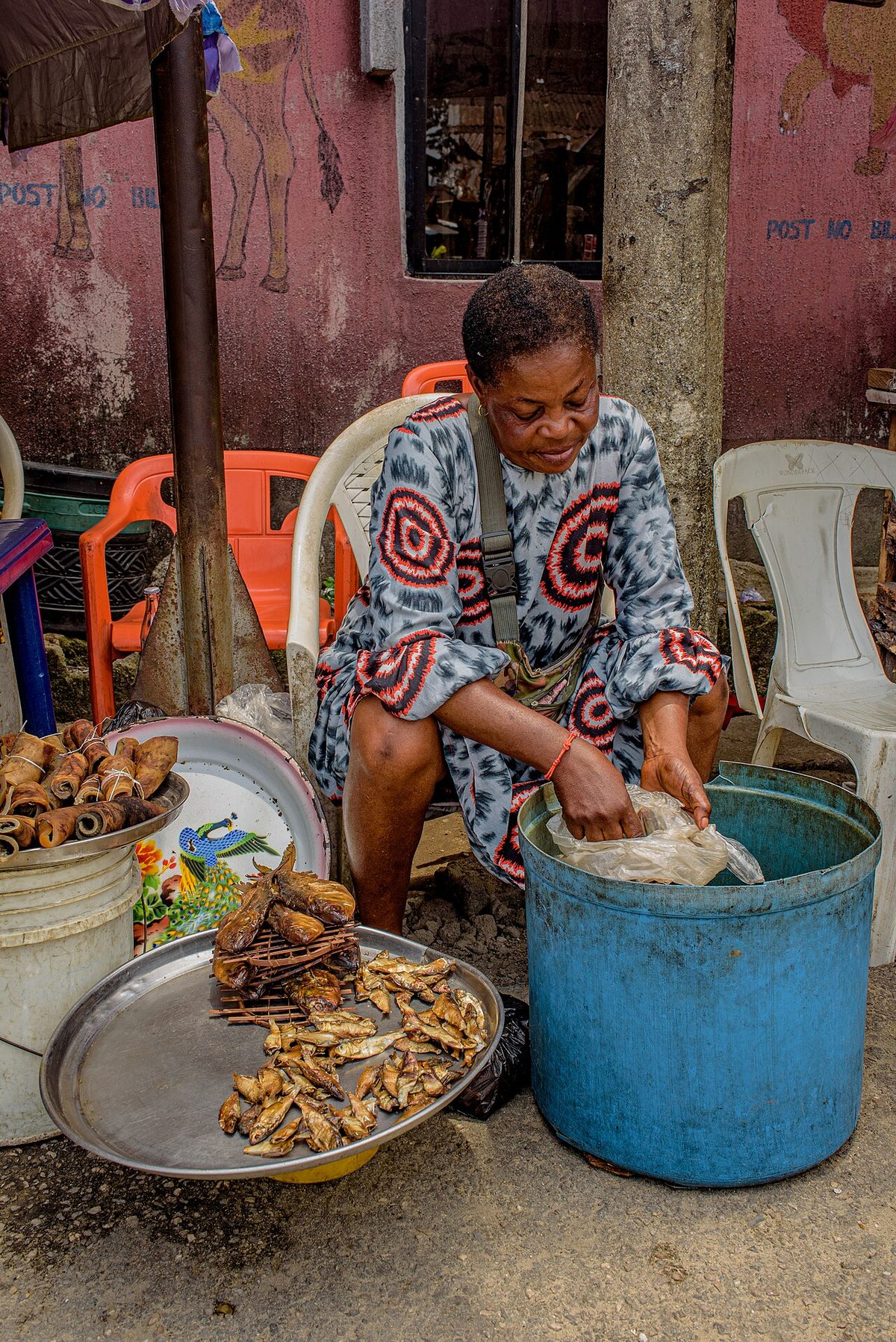 Fish seller in Buguma