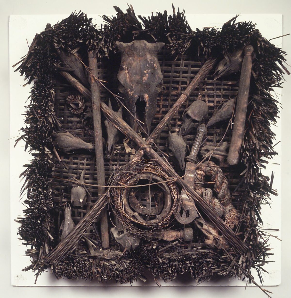 Brooklyn Museum 1998.123 Emblem of the Leopard Spirit Society Nkpa (2).jpg