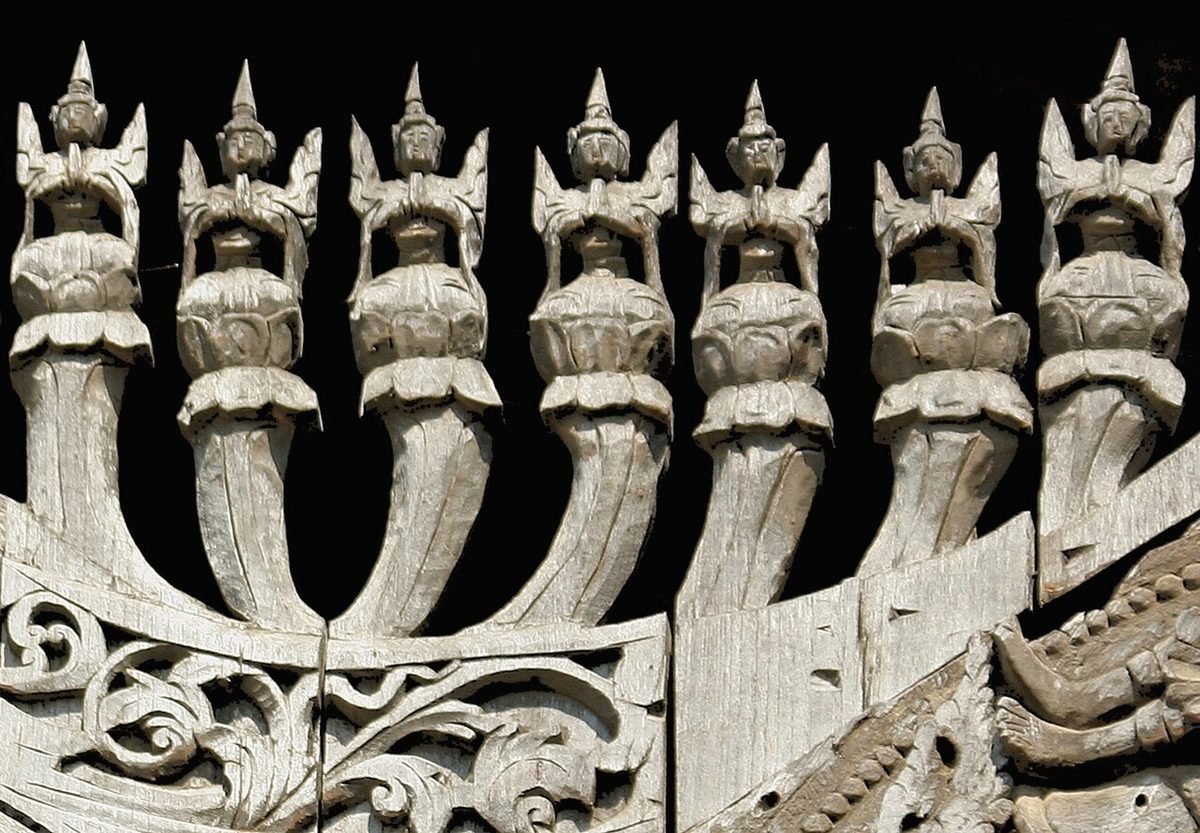 Mingun-Bell-Myanmar-03-Woodcarving